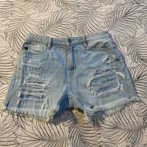 KanCan distressed denim short from VICI